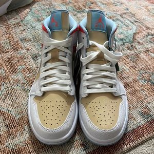 Nike air Jordan 1 white sesame